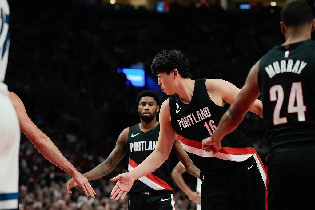 立博-包含赛地聚焦——NBA季后赛集结日热度飙升；山东男篮复出首秀；气氛紧张；轮换策略成焦点的词条